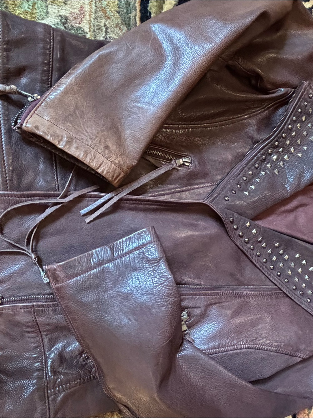 Brown leather London Wrap jacket with studs and western details - Picture 6 of 7